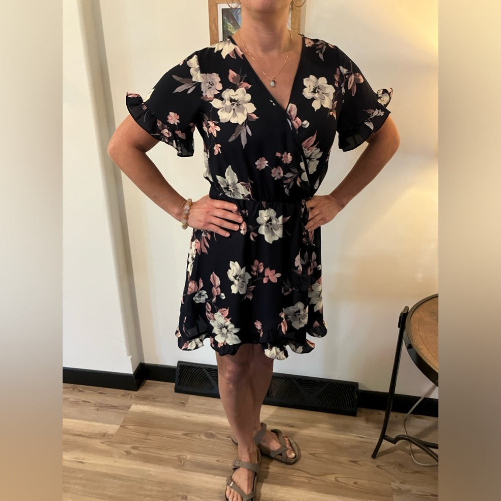 Sienna Sky Wrap Dress Size Small Feminine Ruffle Navy Floral Pink Short Romantic